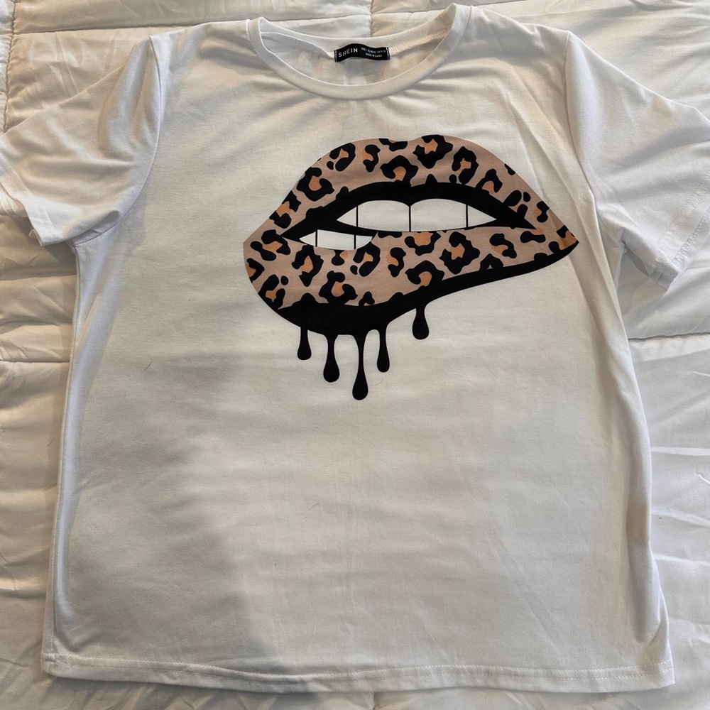 Stylish White Graphic Tee